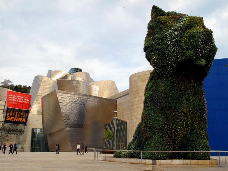 Jeff Koons’s large flower-covered Puppy sculpture outside the Guggenheim Museum Bilbao.